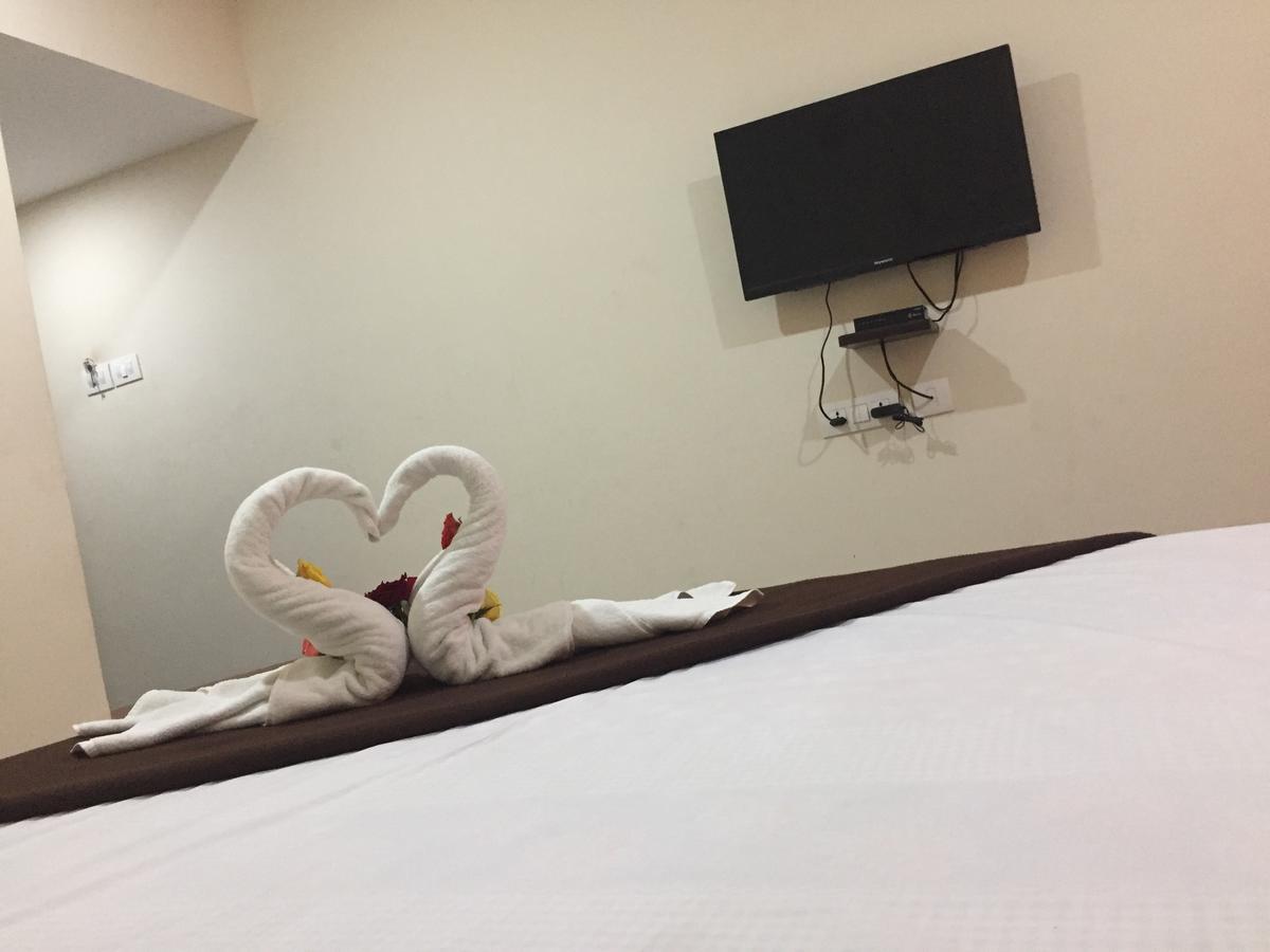 Hotel Nithin Krishna Tirupati Exterior foto